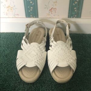 Softspots Women's Open Toed White Sandals